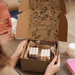 Die Cut Box with Locking Lid - 167x167x83mm - image 4